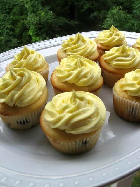 blueberry lemon cheesecake cupcakes