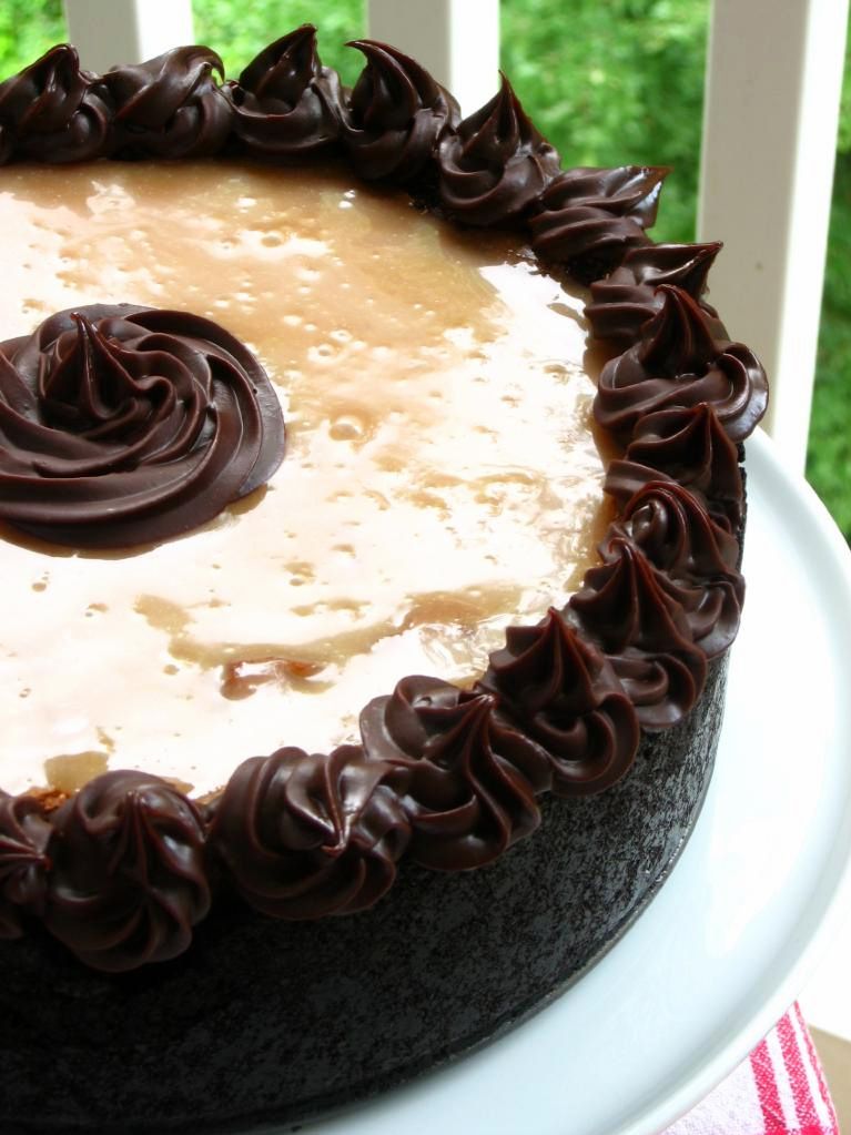 CARAMEL FUDGE BROWNIE CHEESECAKE