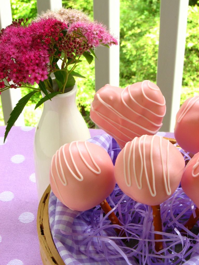 Strawberry Cheesecake Stuffed Amaretto Cake Pops (on Pretzel Sticks ...