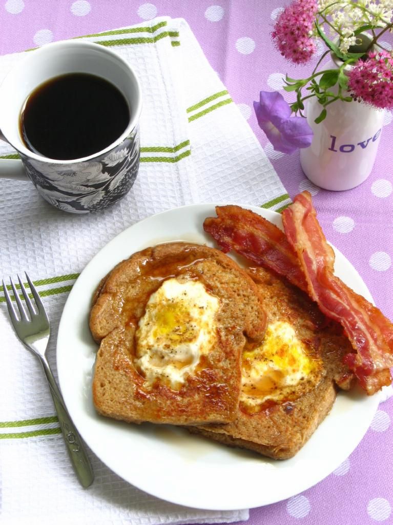 Eggs in a French Toast Basket