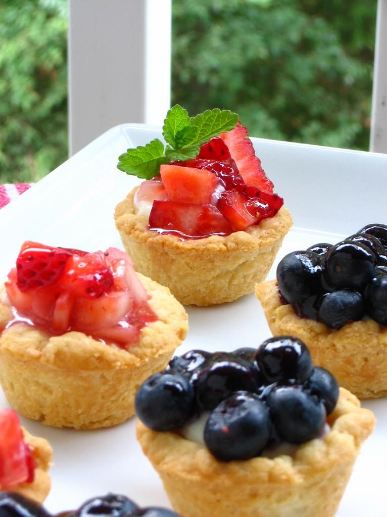 Itsy Bitsy Berry Cream Pies