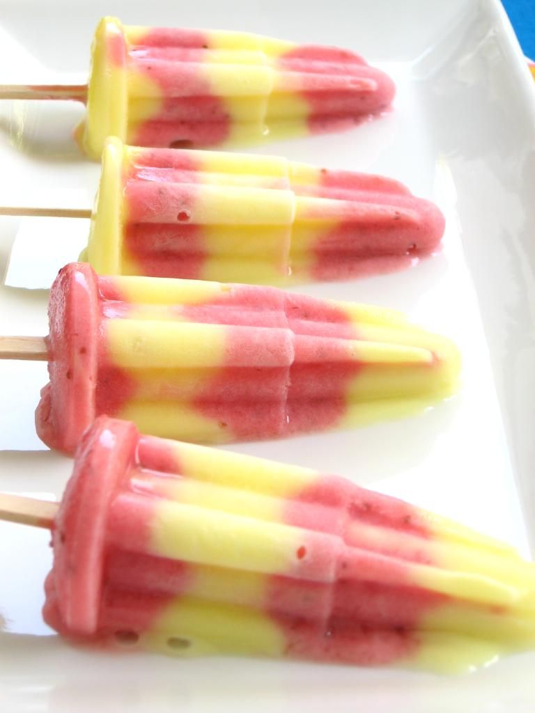 snack attack #1: strawberry lemonade popsicles