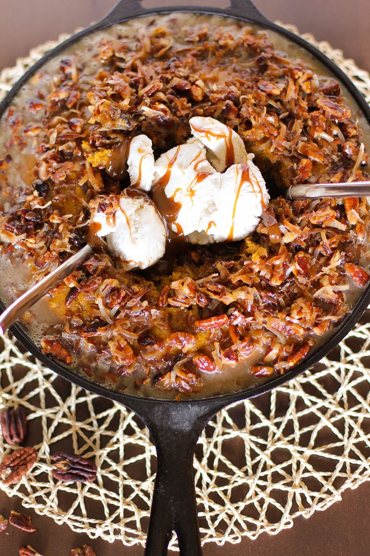 15 Thanksgiving Pumpkin Desserts: GOOEY 'GERMAN' PUMPKIN SKILLET CAKE