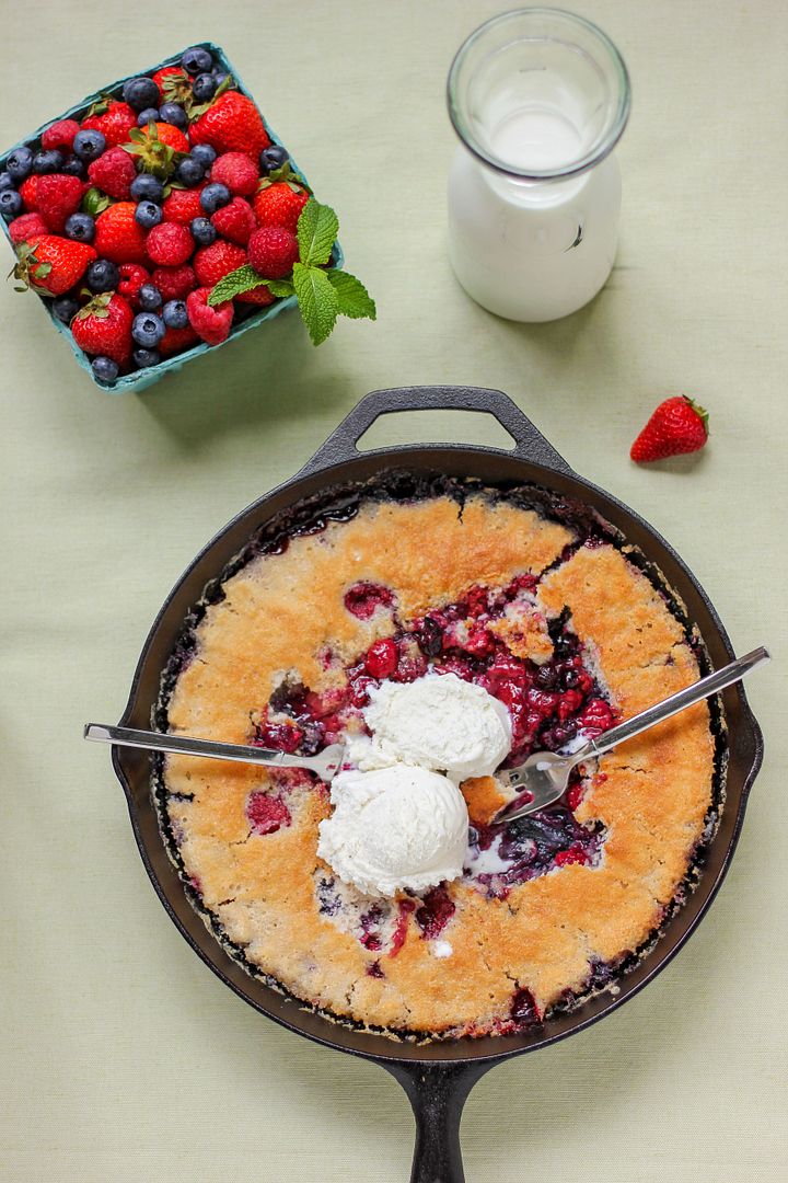 END OF SUMMER BERRY COBBLER