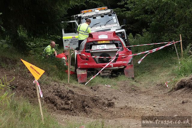 IMAGE: http://i243.photobucket.com/albums/ff140/Trugga_bucket/Holiday%202011/Holiday201100001.jpg