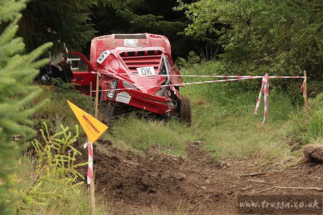 IMAGE: http://i243.photobucket.com/albums/ff140/Trugga_bucket/Holiday%202011/Holiday201100002.jpg