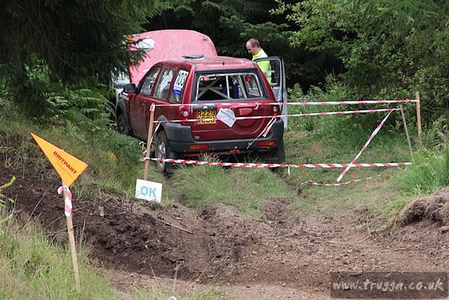 IMAGE: http://i243.photobucket.com/albums/ff140/Trugga_bucket/Holiday%202011/Holiday201100007.jpg