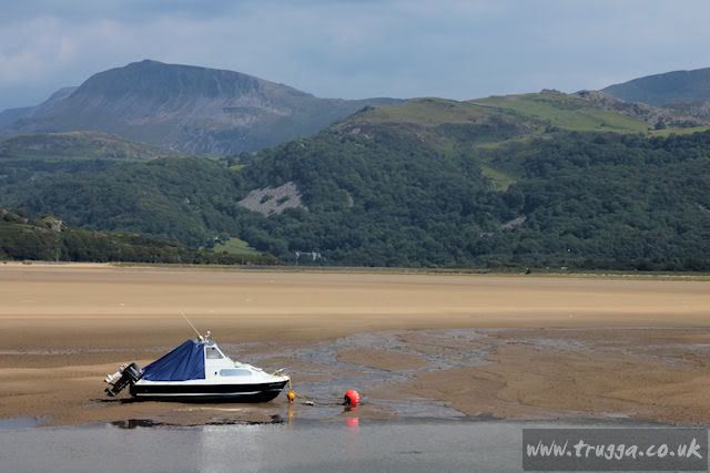 IMAGE: http://i243.photobucket.com/albums/ff140/Trugga_bucket/Holiday%202011/Holiday201100025.jpg