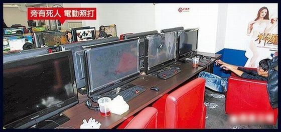 >>>