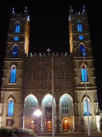 Красивые фото  Монреаля и Квебека Basilica-at-night