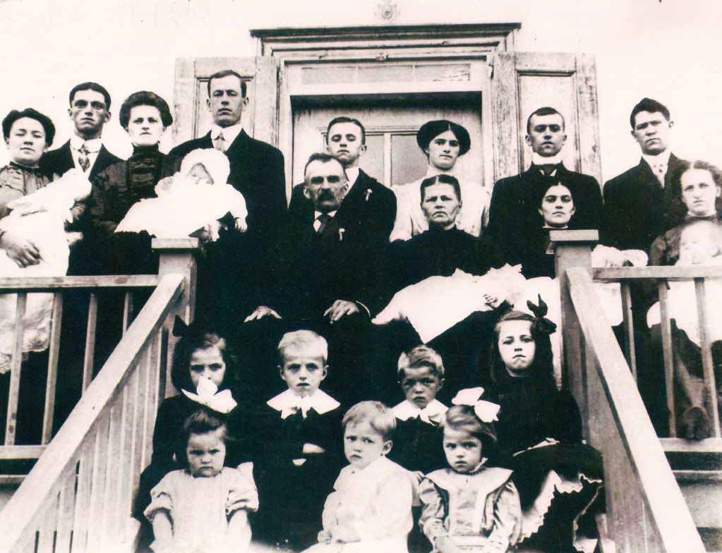 Familleturcotte1910.jpg