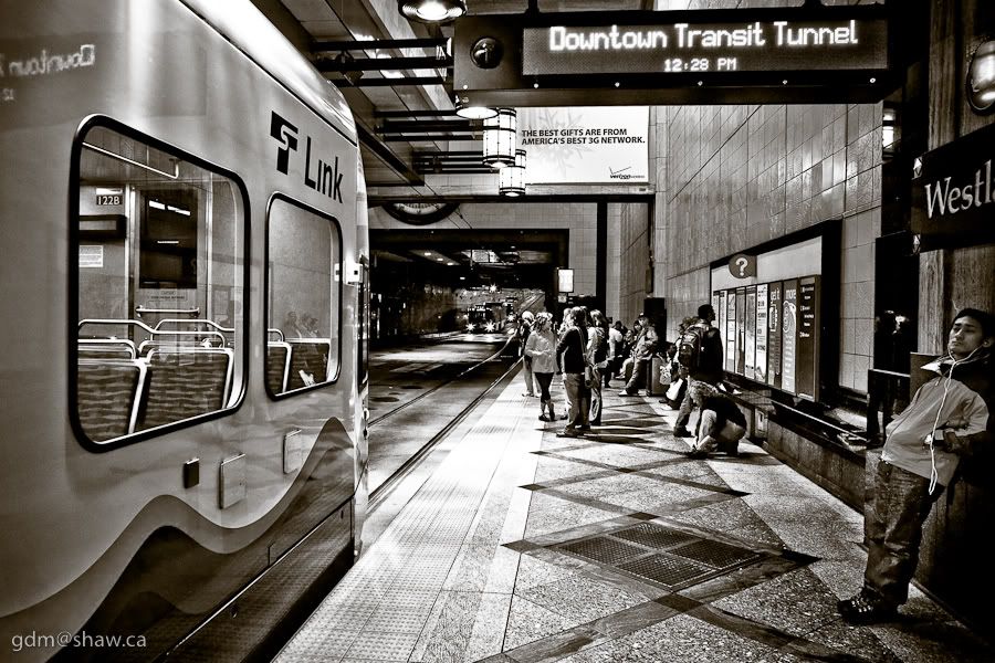 IMAGE: http://i243.photobucket.com/albums/ff44/genodm/Photowalks/Seattle/IMG_7278.jpg