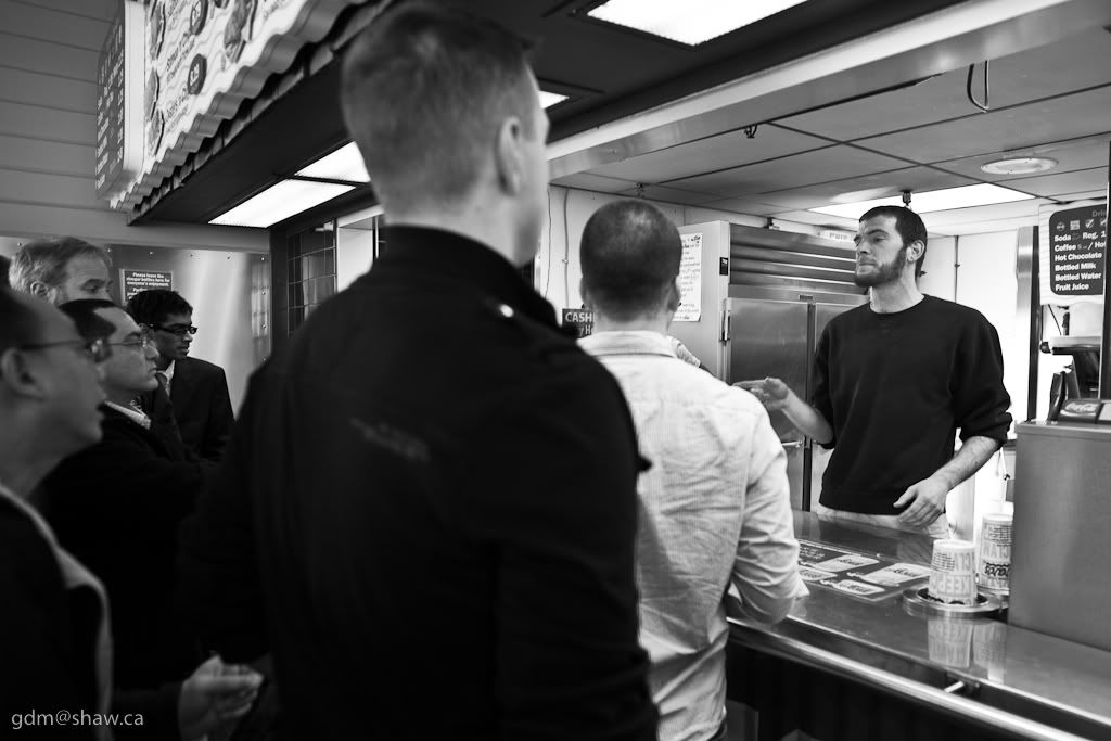 IMAGE: http://i243.photobucket.com/albums/ff44/genodm/Photowalks/Seattle/IMG_7398.jpg