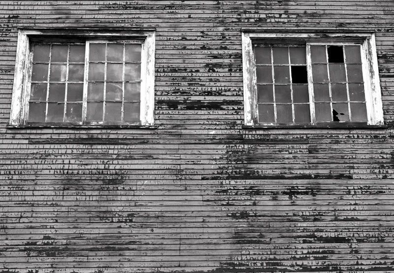 IMAGE: http://i243.photobucket.com/albums/ff44/genodm/Street/3D3X1429-Edit.jpg