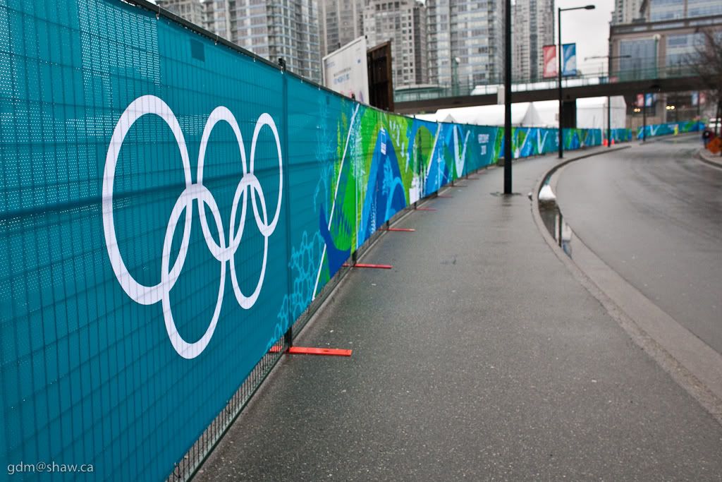 IMAGE: http://i243.photobucket.com/albums/ff44/genodm/Street/with%20Cherny/IMG_7006.jpg