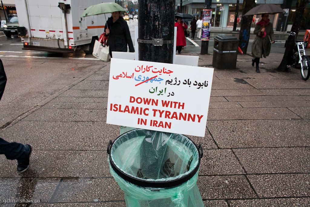 IMAGE: http://i243.photobucket.com/albums/ff44/genodm/Street/with%20Cherny/IMG_7087.jpg