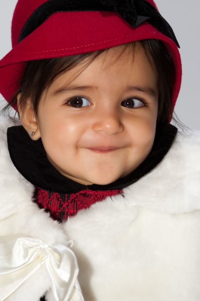 IMAGE: http://i243.photobucket.com/albums/ff44/genodm/portraits/IMG_0875-Edit.jpg