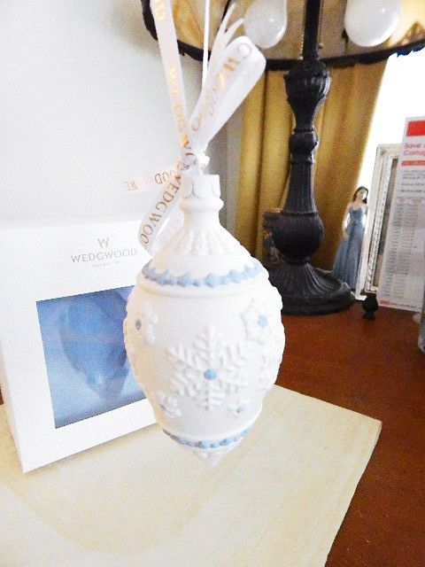 Wedgwood Jasperware SNOWFLAKE TEARDROP Christmas Ornament Blue NEW IN BOX!